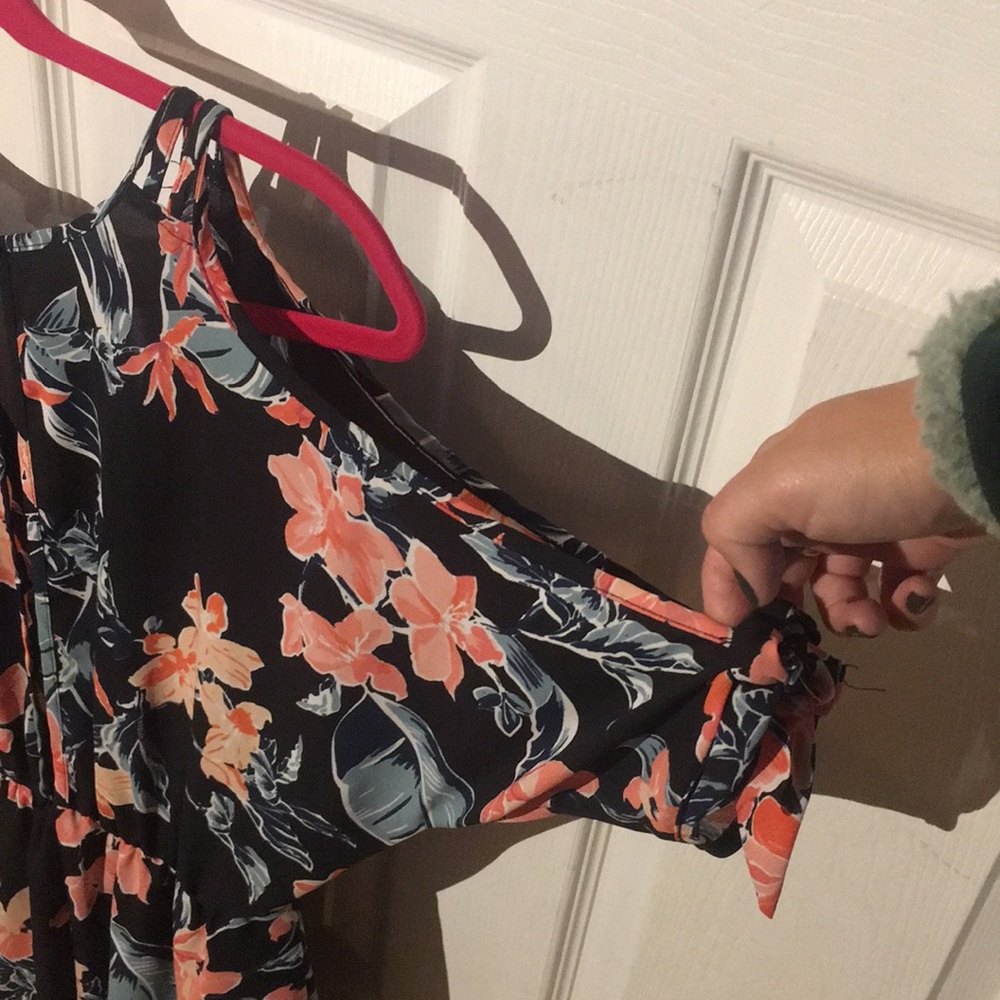 Beachy romper - Picture 3 of 3